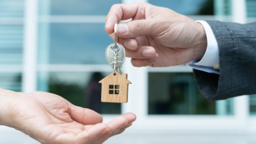 What Are the Key Differences Between Leasing and Renting?